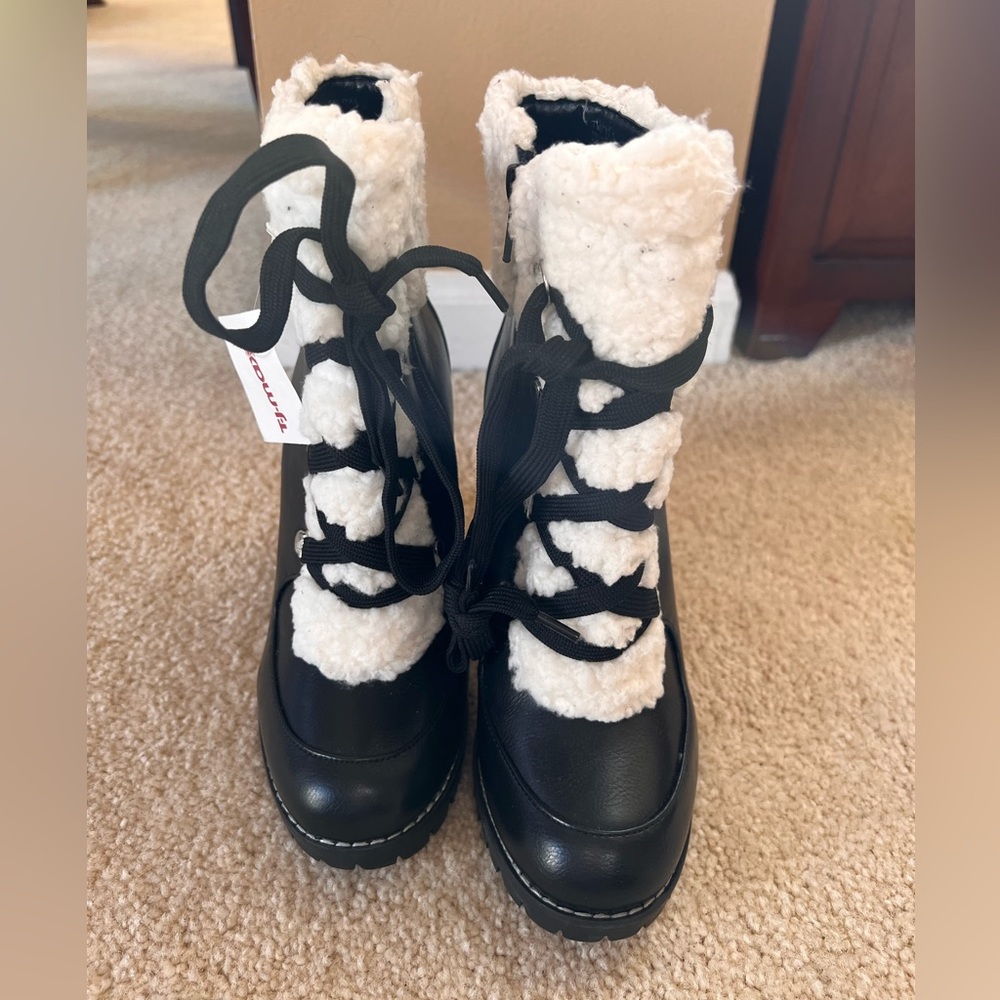 BCBG black blocked heeled Sherpa side zip bootie’s NWT
